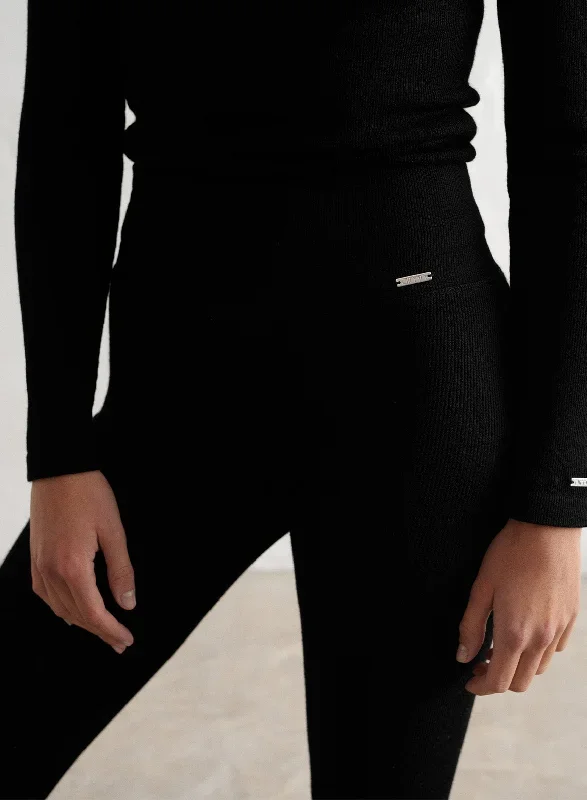 black-ribbed-wool-leggings