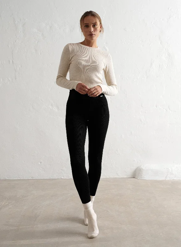 black-ribbed-wool-leggings