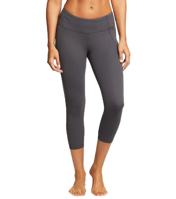 prana-momento-yoga-capris-8172750-coal