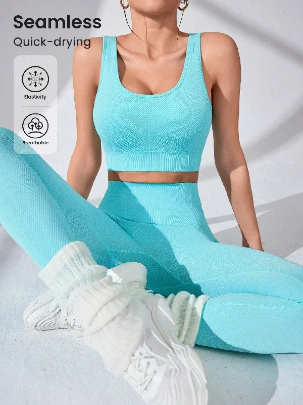 seamless-ribbed-sport-set