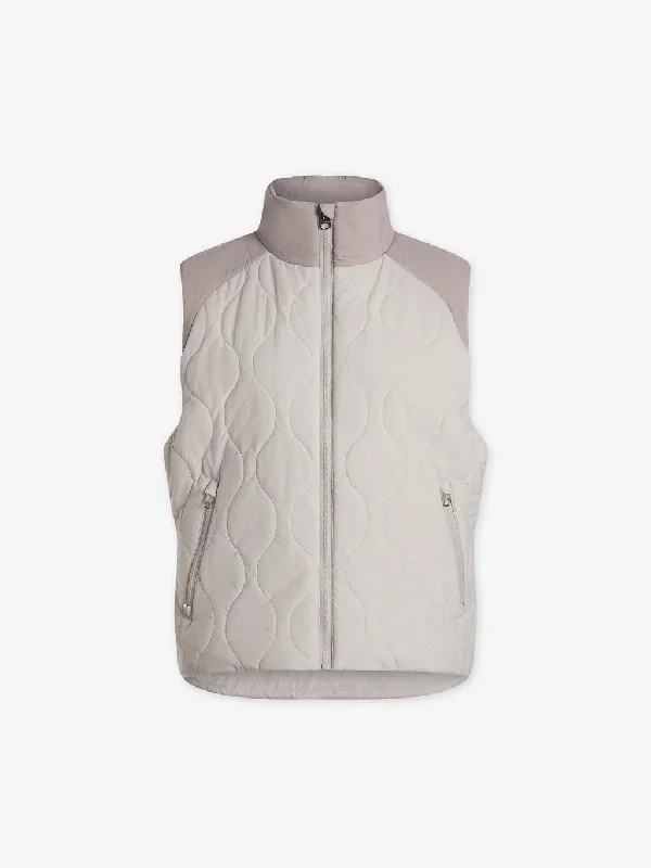 varley-maher-quilted-active-gilet-rainy-day-etherea